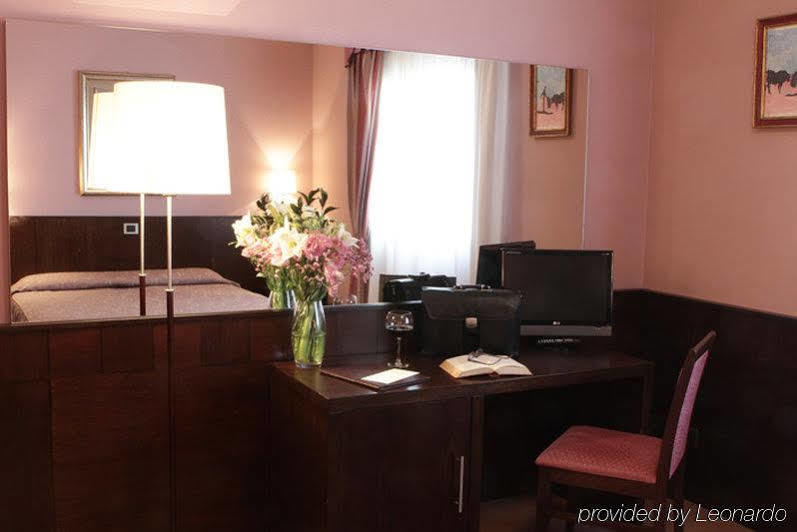 Hotel City Piacenza Luaran gambar